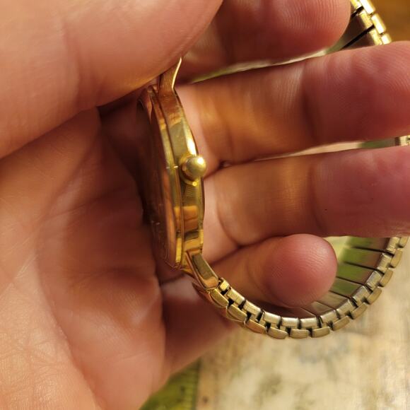 Vintage Watches TMZ Christmas Tree Watch Gold Stretch Band Japan Quartz Holiday - Picture 9 of 10